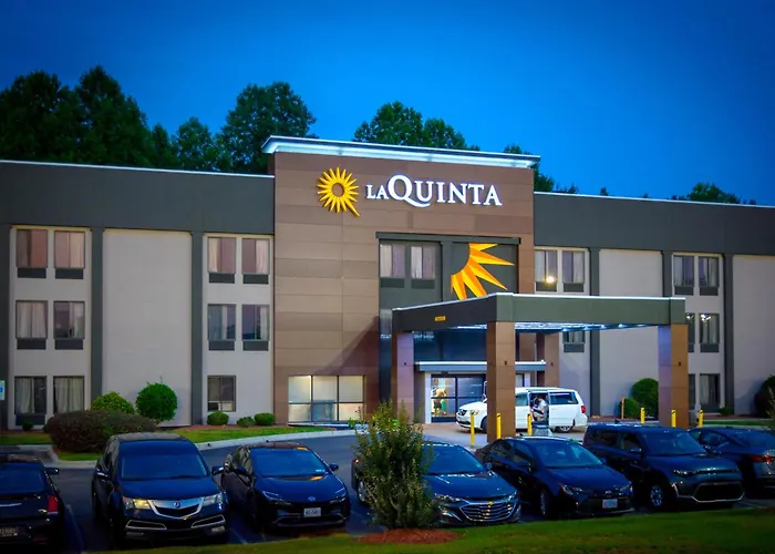 La Quinta Inn & Suites By Wyndham Fayetteville I-95